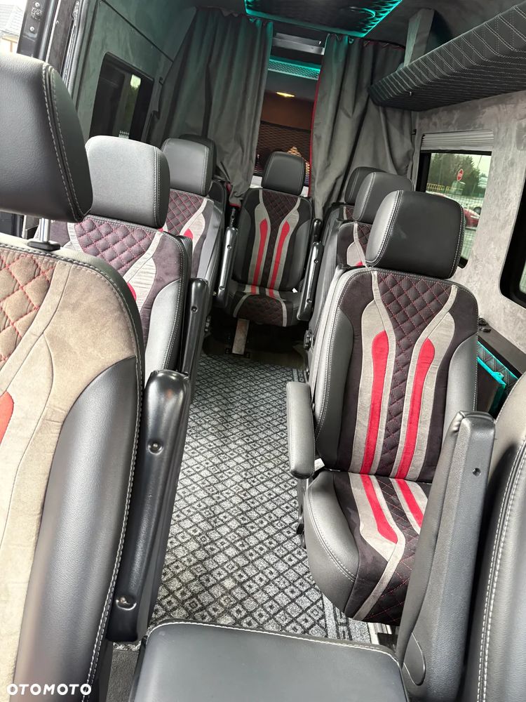 Mercedes-Benz Sprinter 907.255 - 24