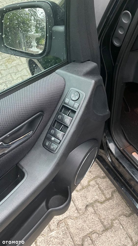 Mercedes-Benz Klasa A 180 CDI Autotronic Avantgarde - 9