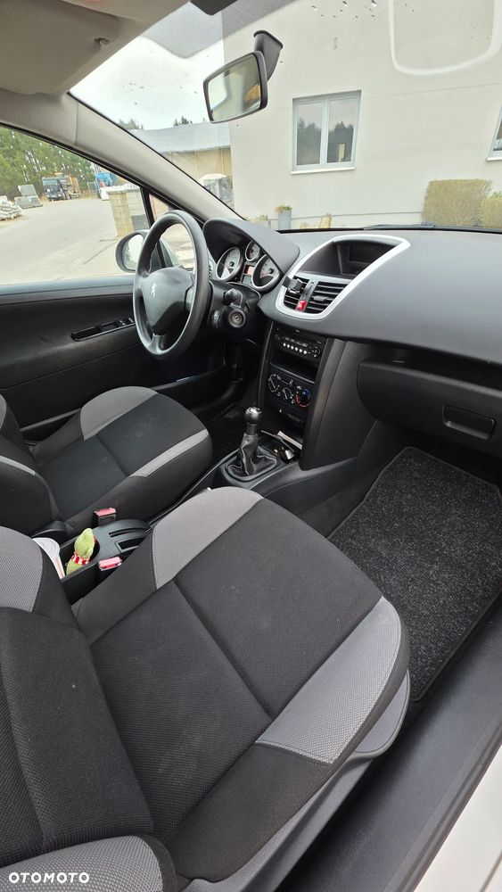 Peugeot 207 - 9