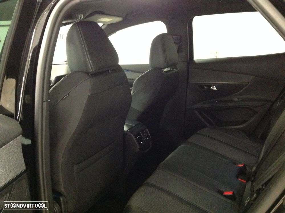 Peugeot 3008 1.5 BlueHDi Allure Pack EAT8 - 18