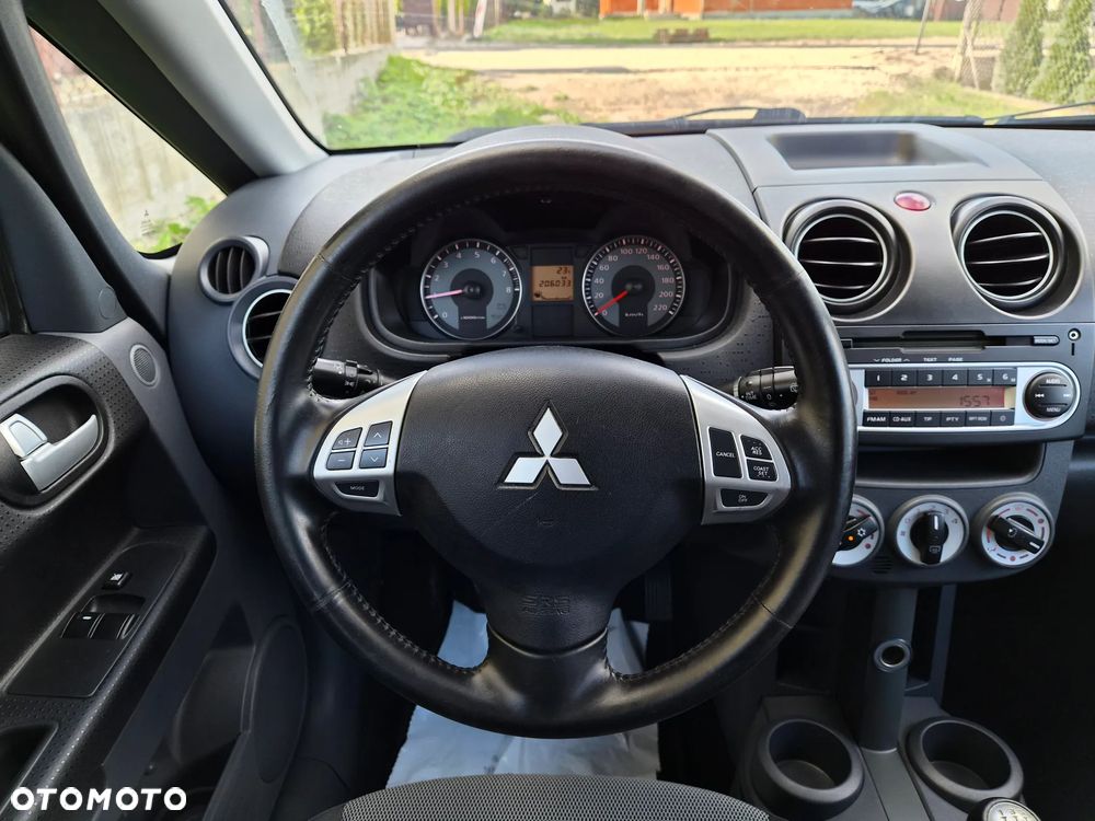 Mitsubishi Colt - 35