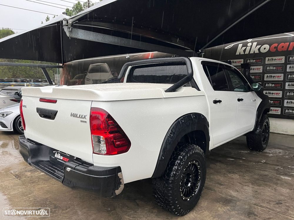Toyota Hilux 2.4 D-4D 4WD CD Tracker S CA - 7