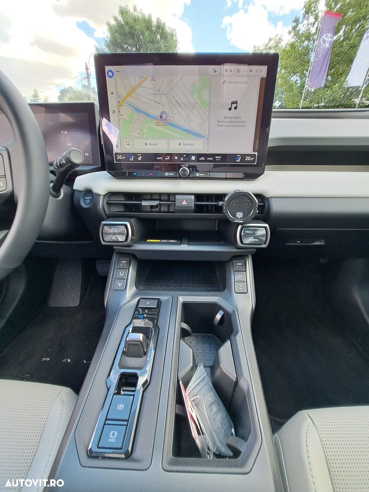TOYOTA RAV4 2026 — imagine 22
