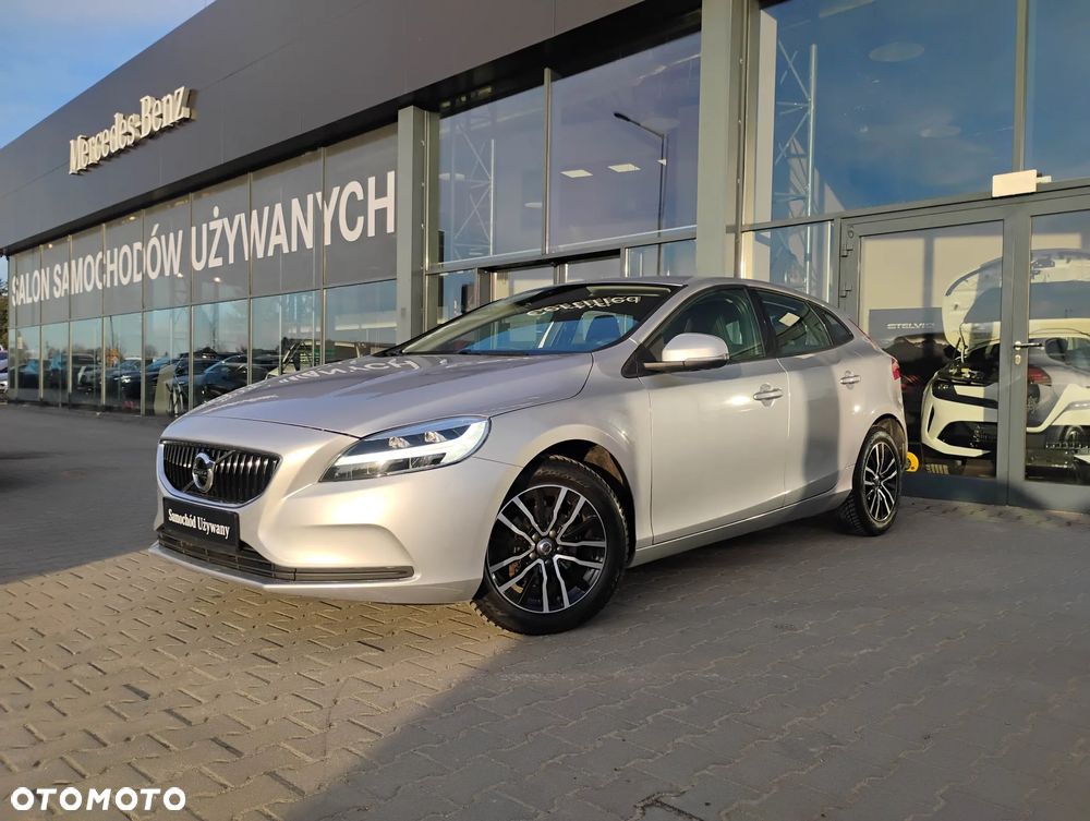 Volvo V40 D2 Drive-E Momentum - 1