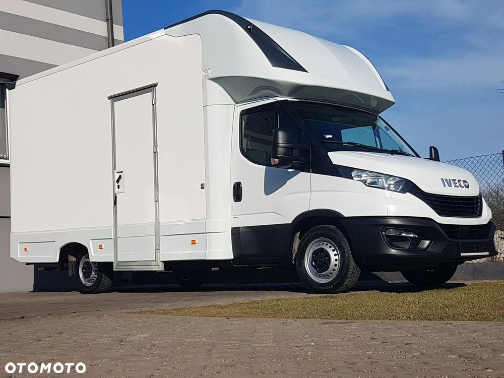 Iveco DAILY KONTENER NISKOPODŁOGOWY 4,43x2,23x2,42 SKLEP FOODTRUCK BAR KLIMA KONIOWÓZ KAMPER - 30