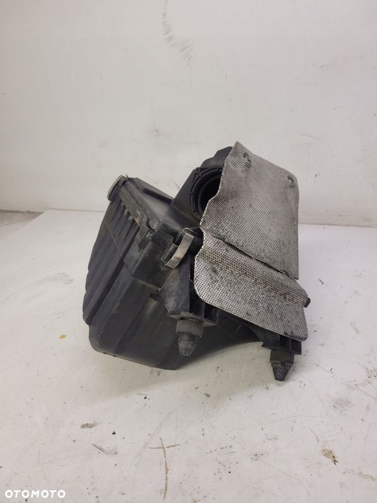 OBUDOWA FILTRA POWIETRZA A4 B5 PASSAT 8D0129607M - 2