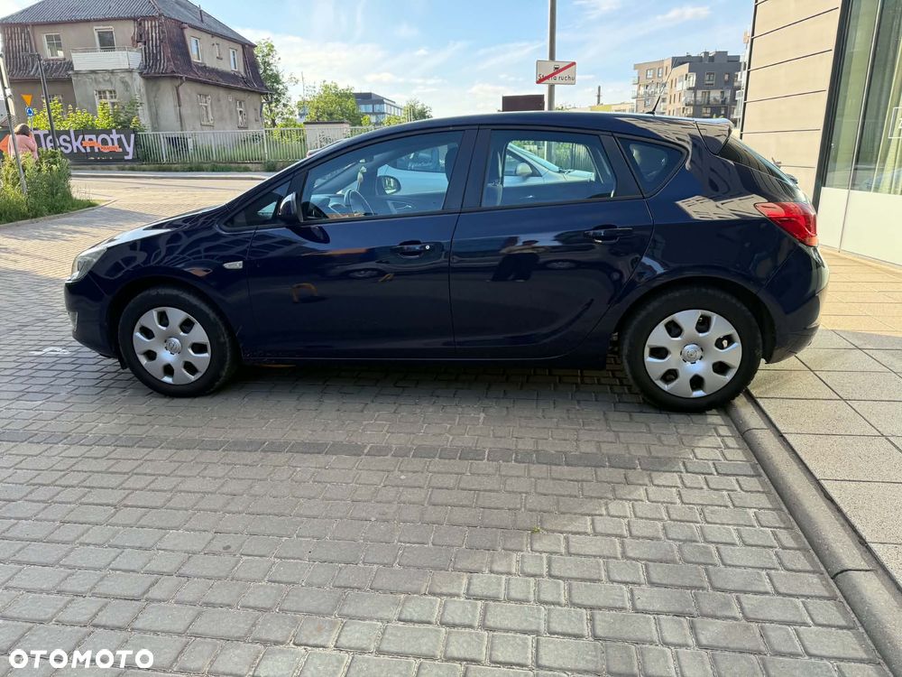 Opel Astra 2012 photo 5