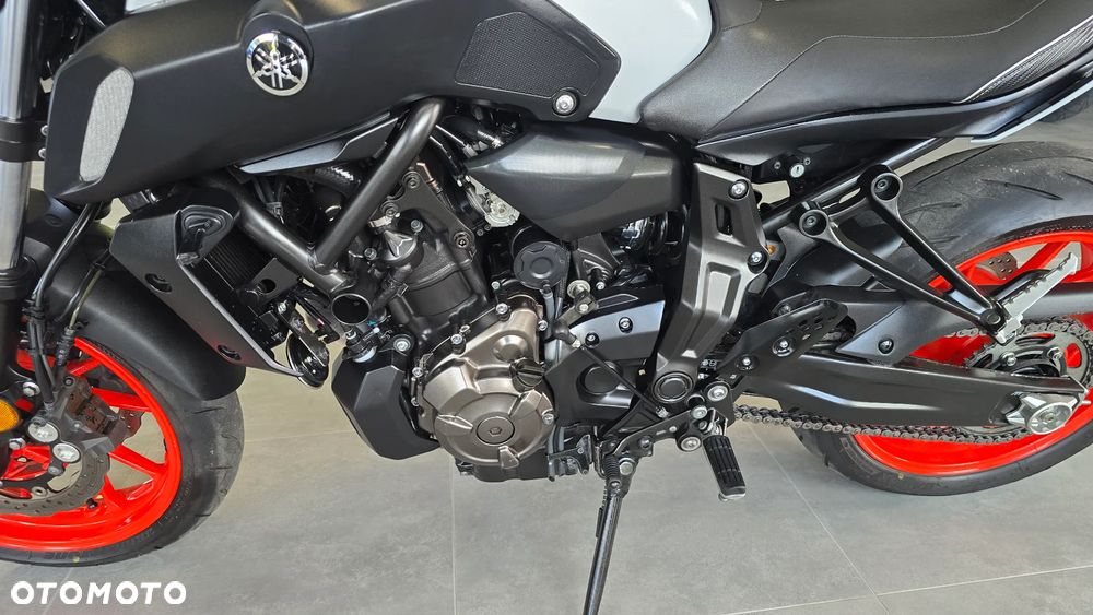 Yamaha MT - 6