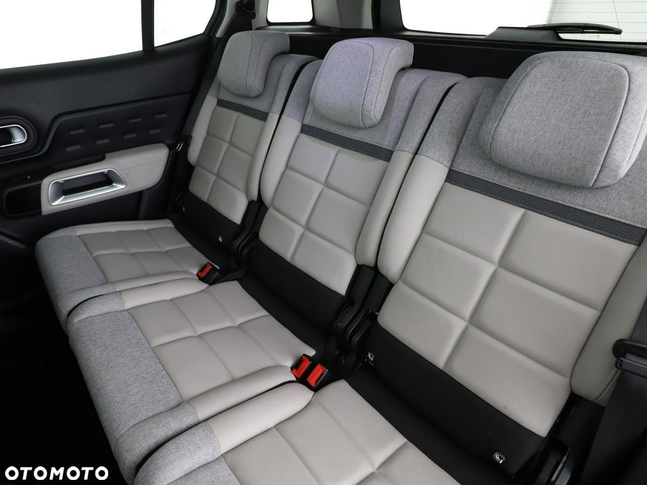 Citroën C5 Aircross Hybrid 225 e.EAT8 SHINE PACK - 17