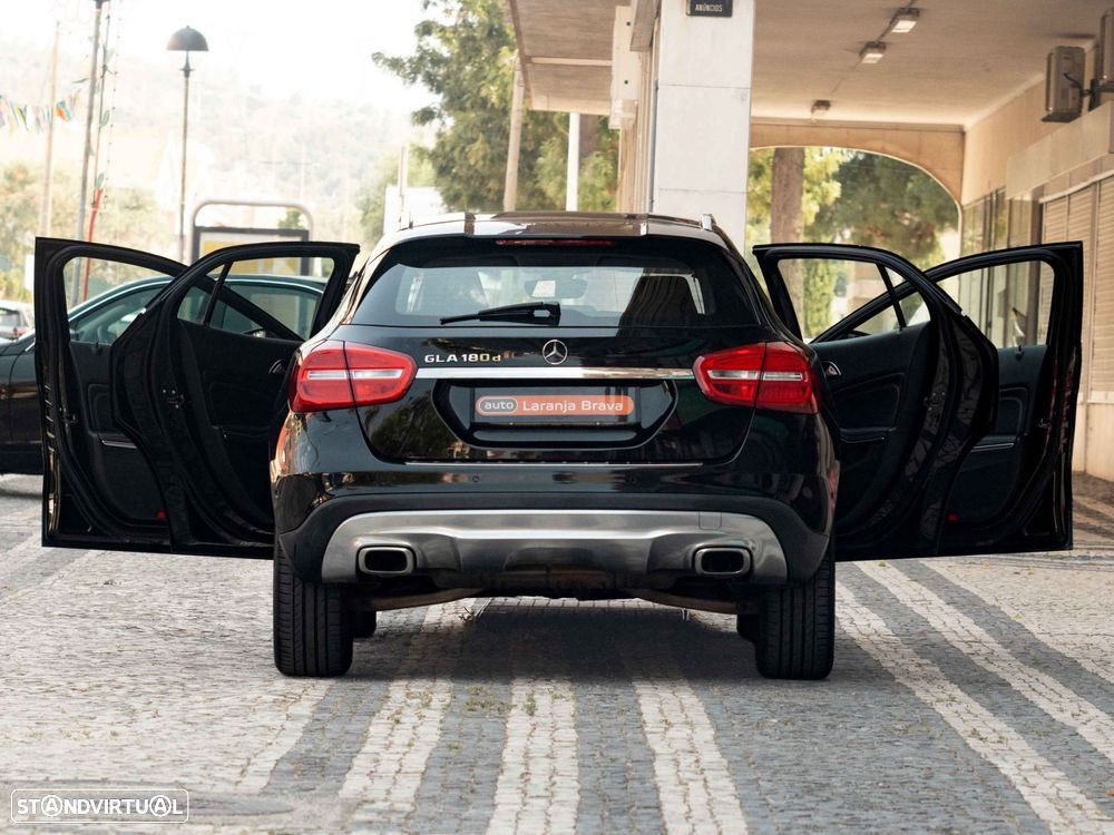 Mercedes-Benz GLA 180 CDI Urban - 11