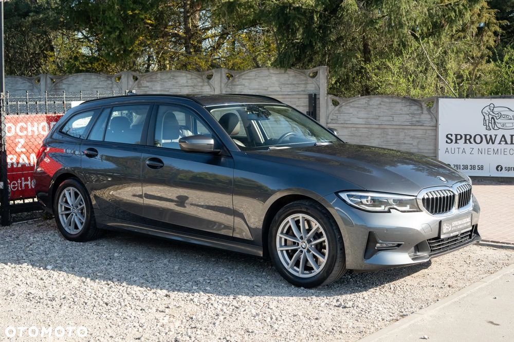 BMW Seria 3 330i Sport Line - 3
