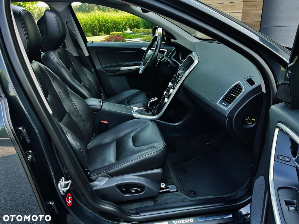 Volvo XC 60 T5 Geartronic Summum - 8