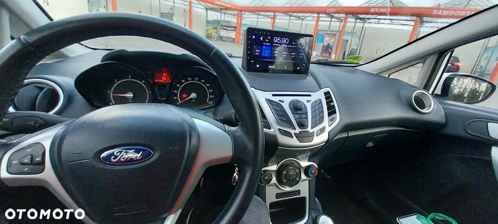 Ford Fiesta 1.6 TDCi DPF Trend - 12