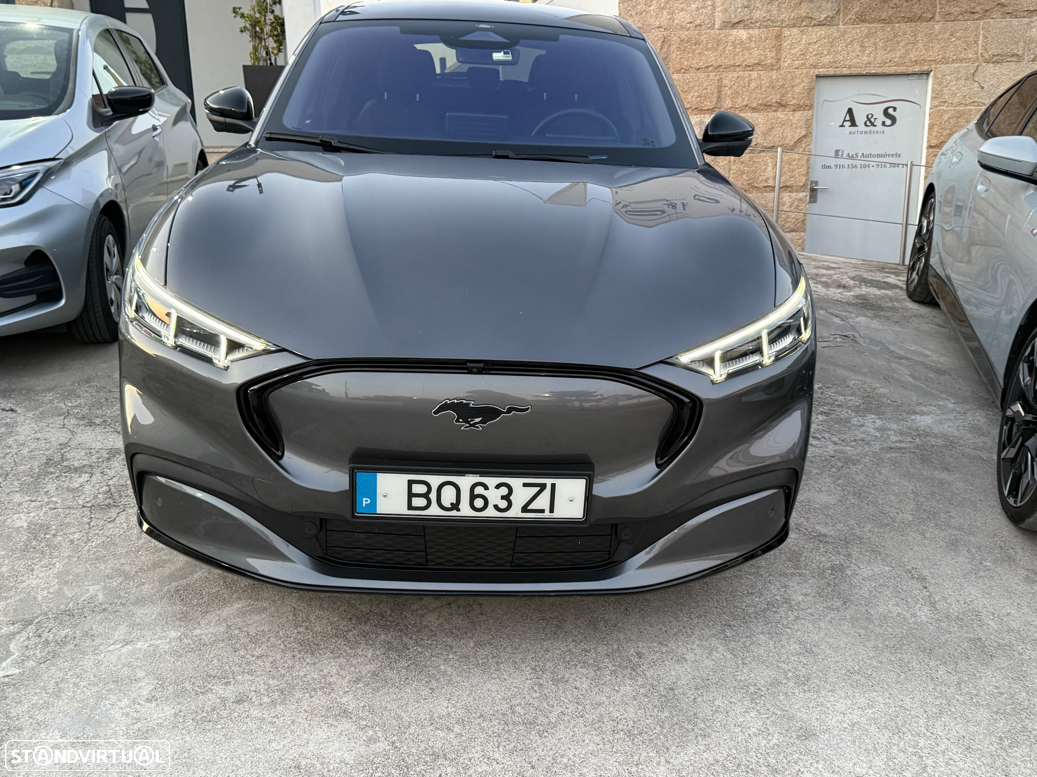 Ford Mustang Mach-E 72.6 kWh Premium AWD - 2