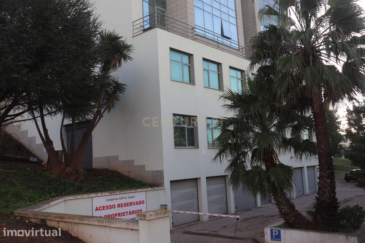 Escritório para arrendamento em Edifício de Prestigio - Paço de Arco - - Grande imagem: 2/17