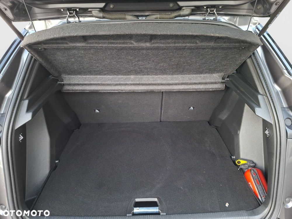 Peugeot 2008 1.2 PureTech Allure S&S EAT8 - 23
