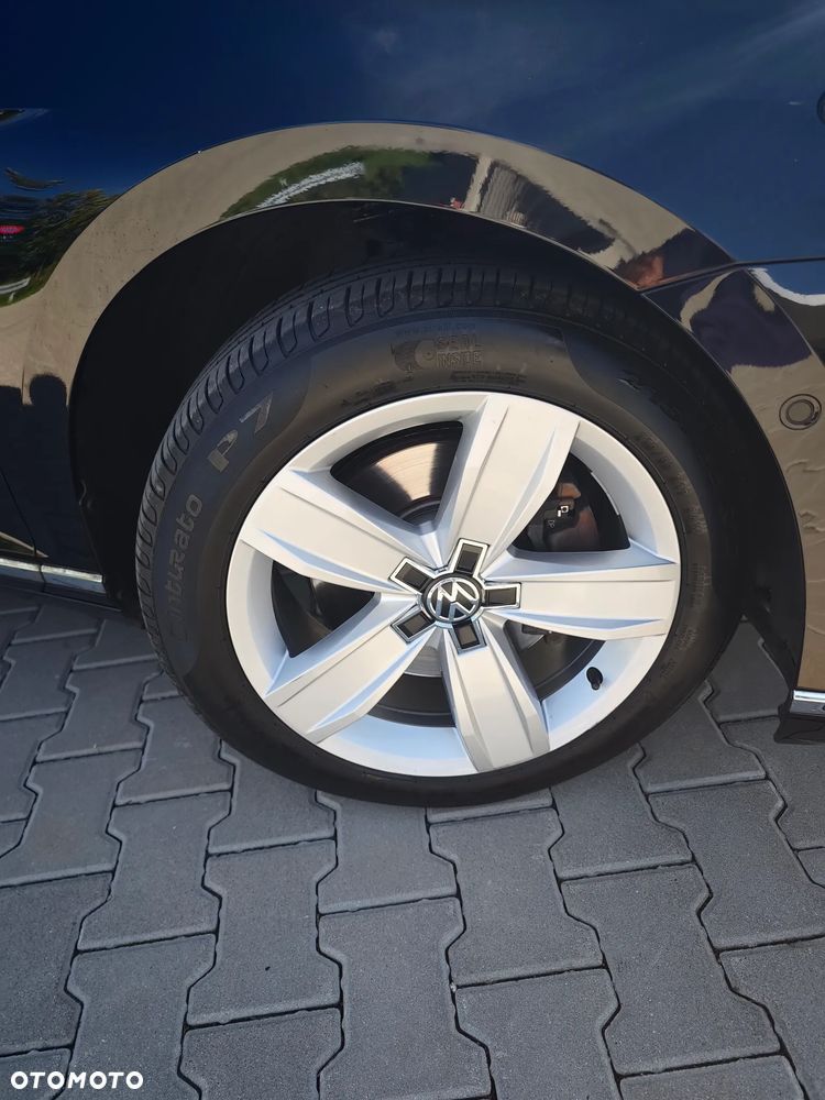 Volkswagen Passat - 24