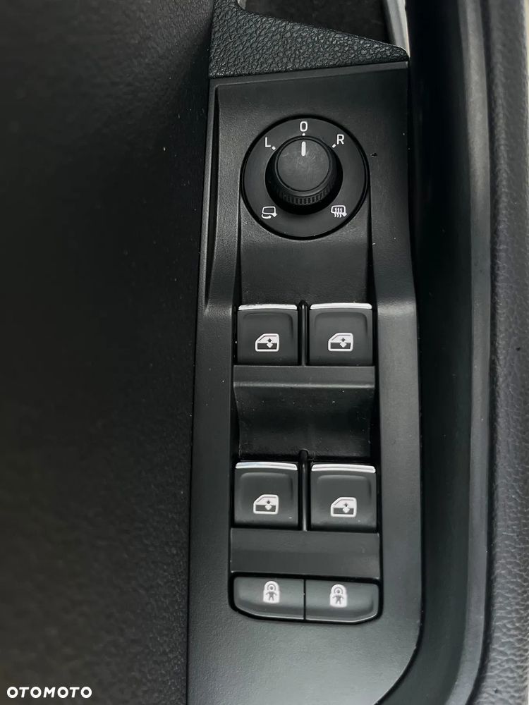 Skoda Superb 2.0 TDI SCR L&K DSG - 30