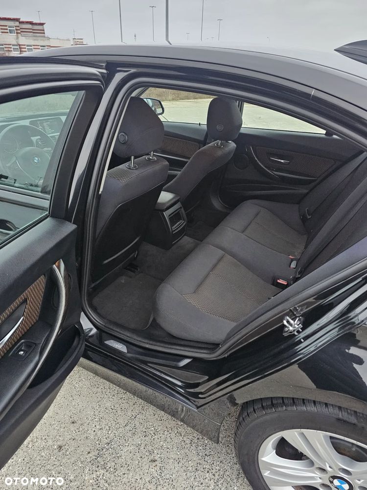 BMW Seria 3 316d Luxury Line - 17