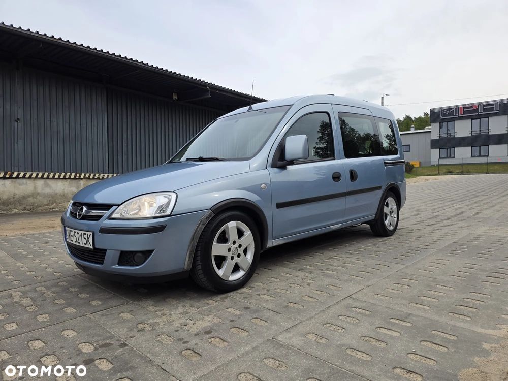 Opel Combo Tour - 2