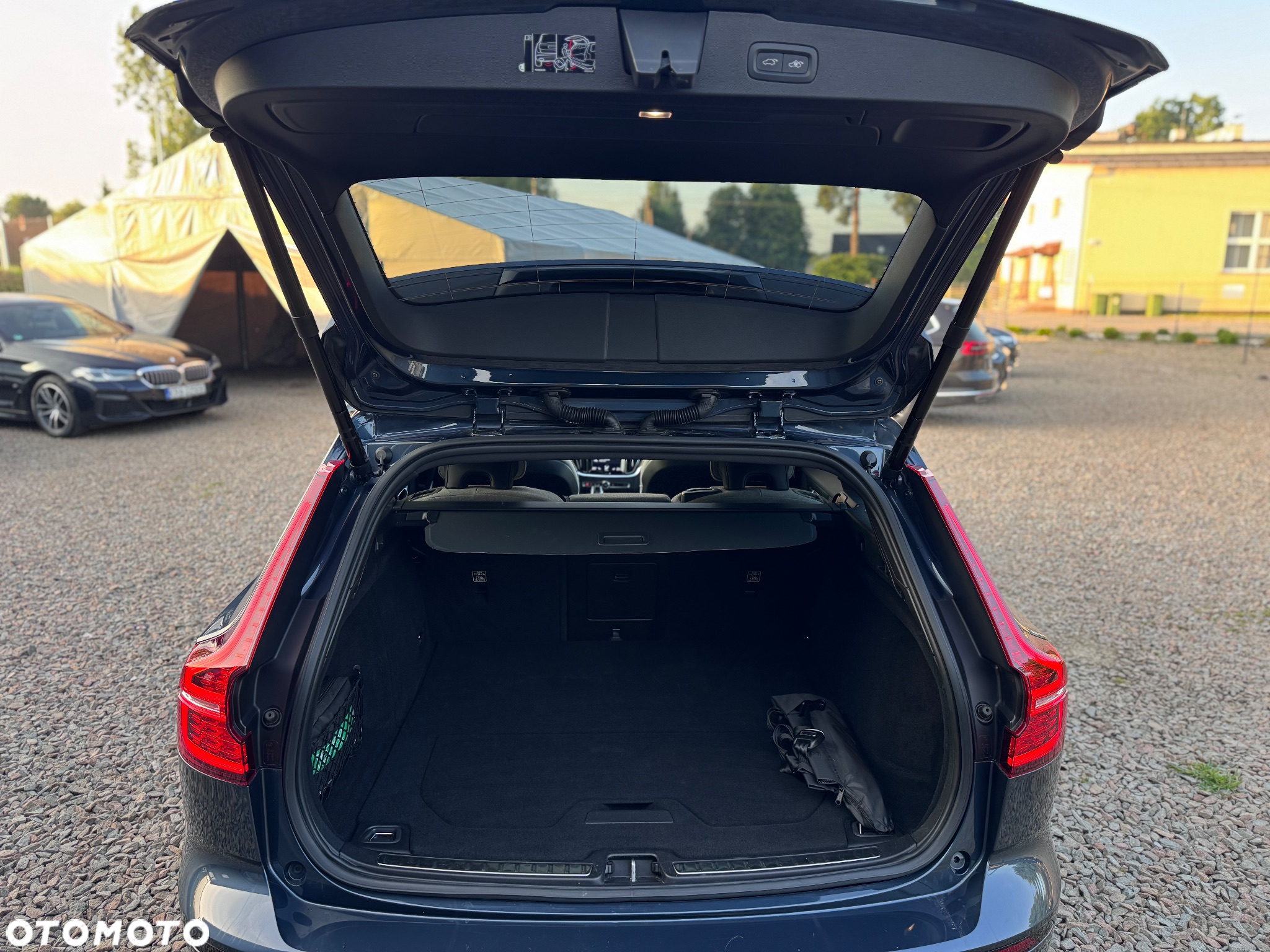 Volvo V60 T6 AWD Recharge Geartronic Inscription - 28
