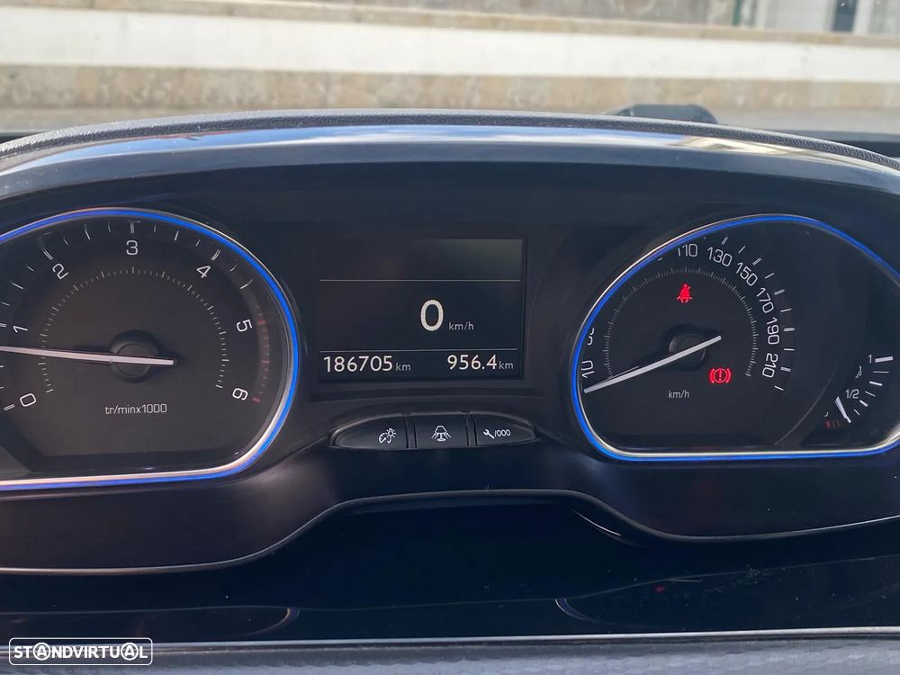 Peugeot 2008 1.6 e-HDi LE Feline - 10