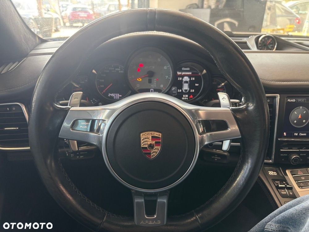 Porsche Panamera - 15
