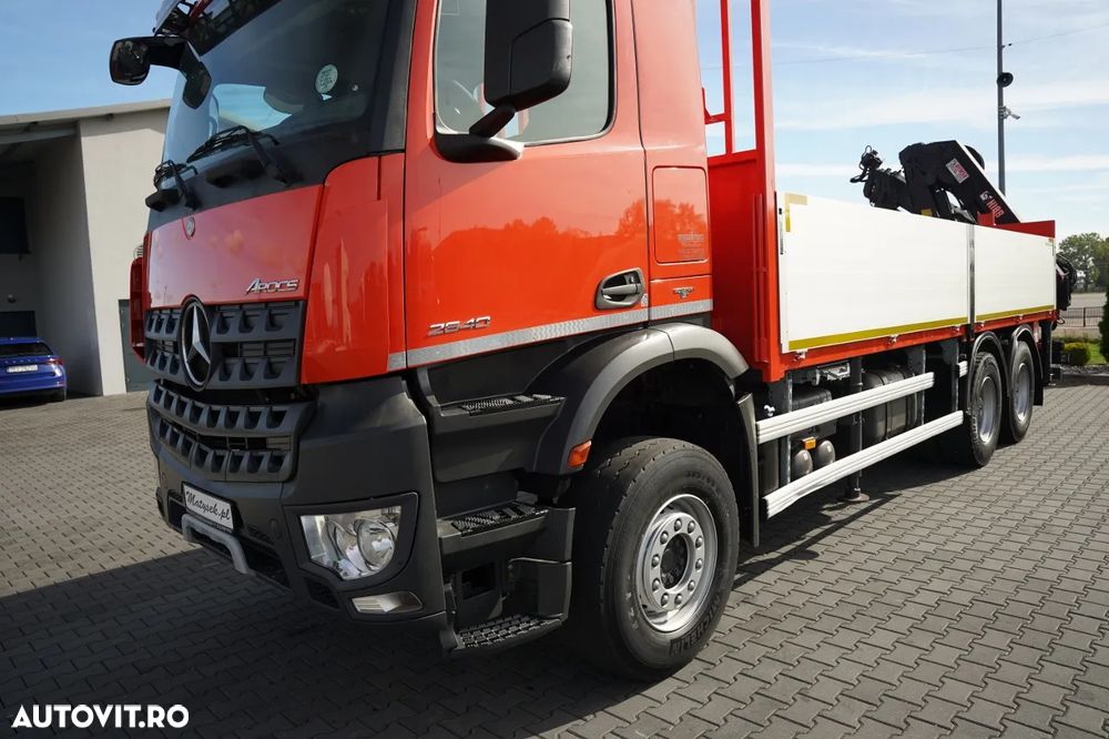 Mercedes-Benz AROCS 2640 / 6x4 / CAROSERIE BALANȚĂ - 6,5 M / MACARA HIAB X-HIDUO 188 ES-5 / CAPACITATE MAXIMĂ DE RIDICARE: 5.200 KG / ROTATOARE / TELECOMANDĂ / PODEA RESISTENTĂ / TRANSMISIE AUTOMATĂ - 17