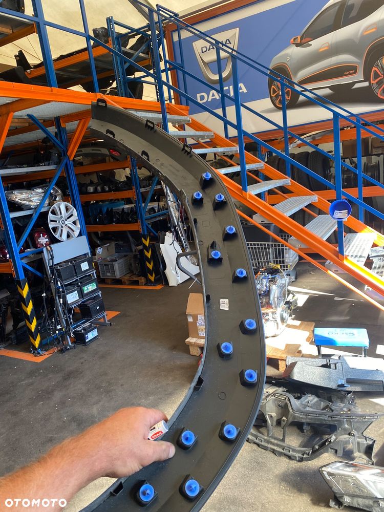 DACIA DASTER DUSTER 3 III NAKŁADKA NA BŁOTNIK LISTWA BŁOTNIKA PRAWA PRZEDNIA PRAWY PRZÓD POSZERZENIE  638123372R Wwa - 11