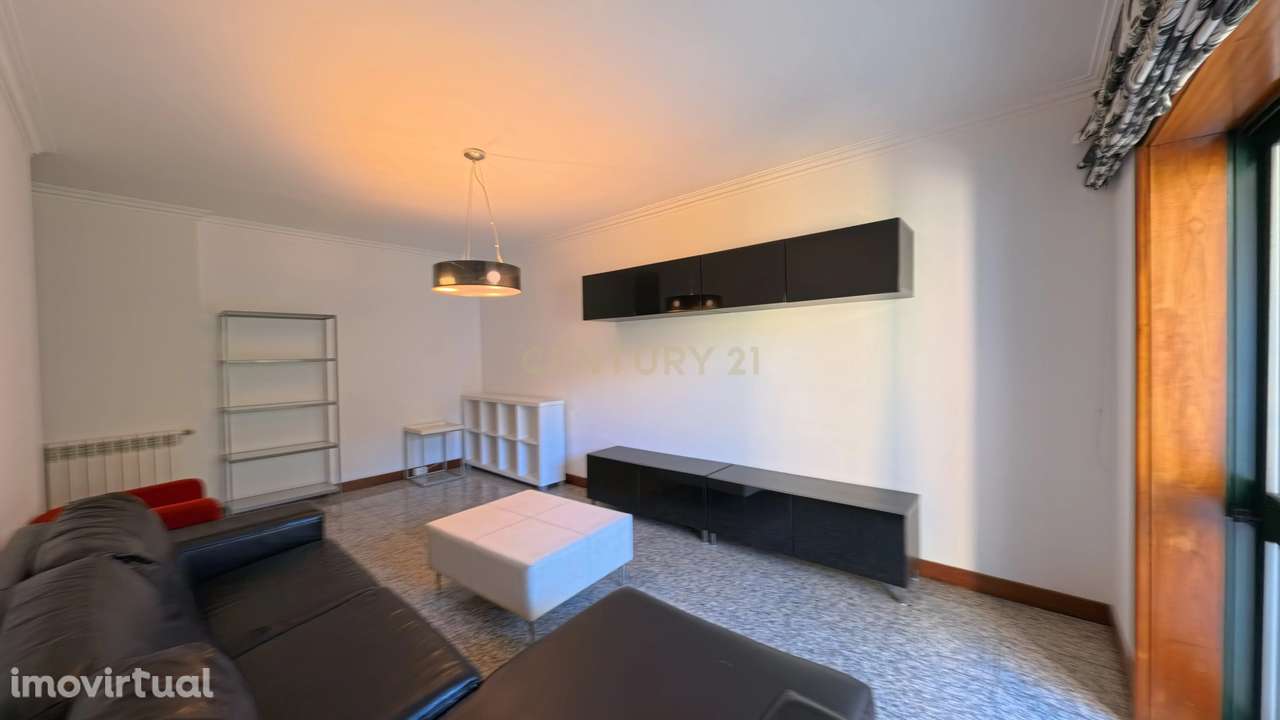 Apartamento T2 mobilado na Urbanização Vilabeira - Grande imagem: 2/13