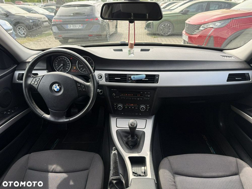 BMW Seria 3 318i Edition Exclusive - 5