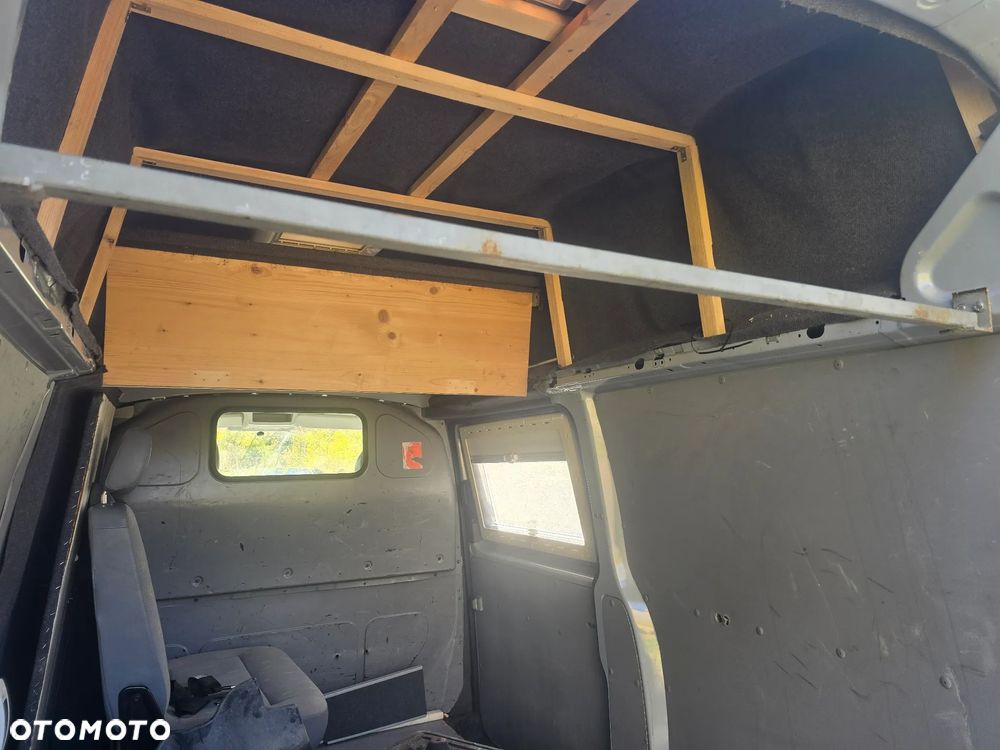 Volkswagen Transporter - 22