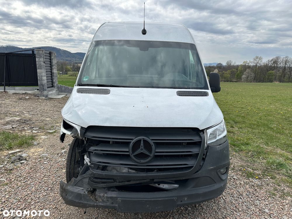 Mercedes-Benz Sprinter - 2