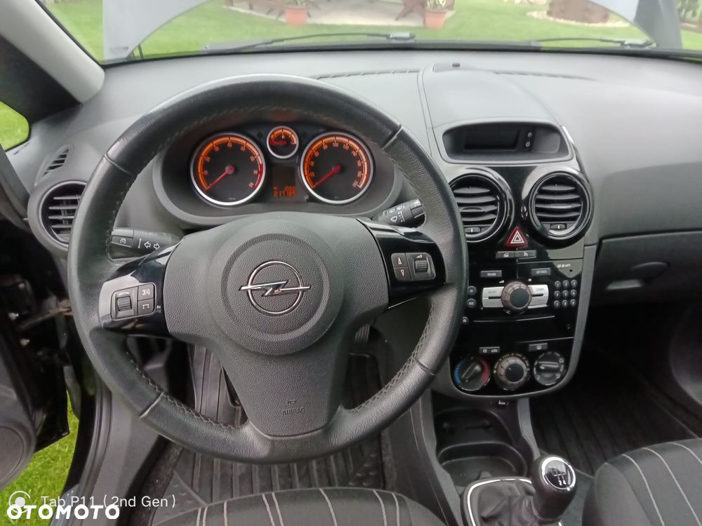 Opel Corsa 1.2 16V Cosmo - 9