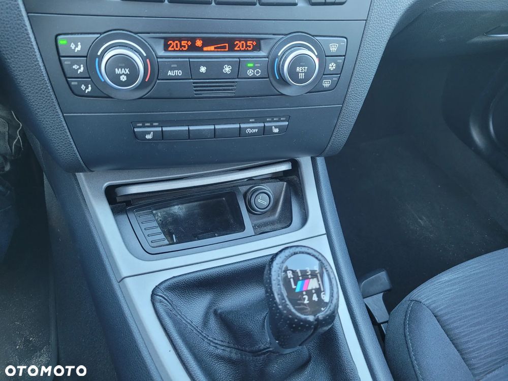 BMW Seria 1 118i Edition Sport - 11