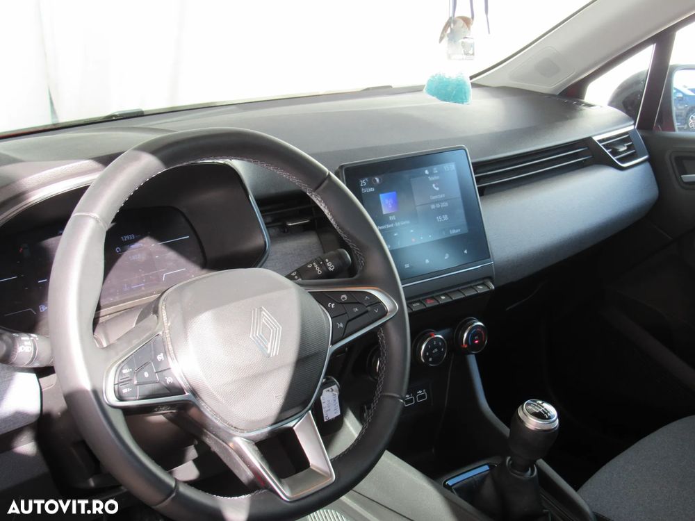 Renault Clio - 25