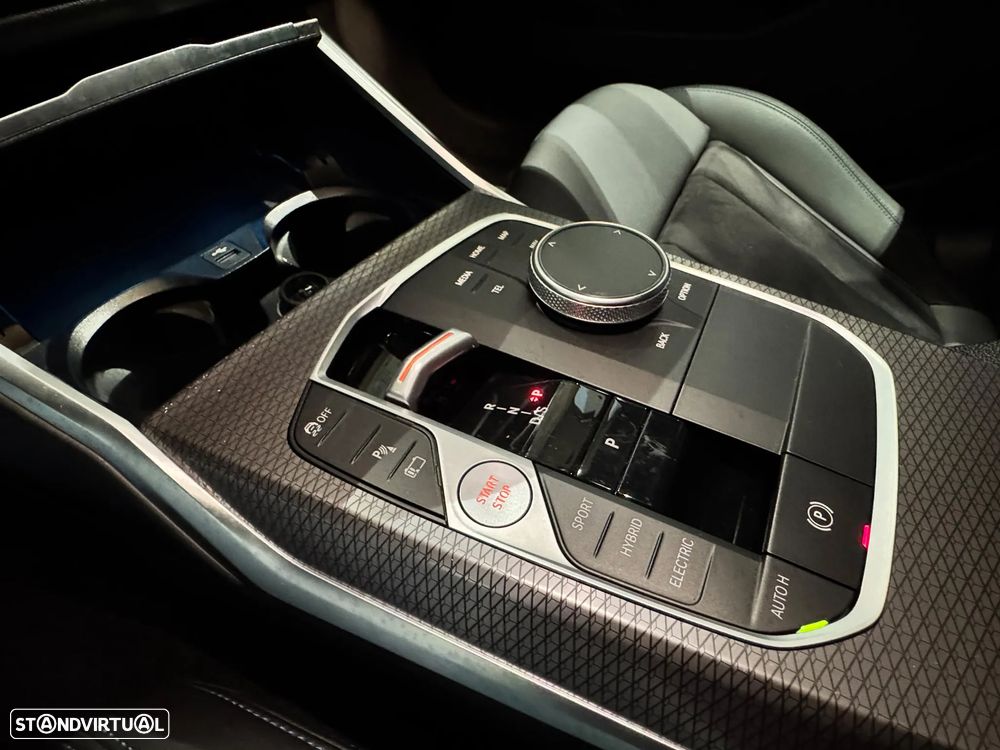 BMW 320 e Pack Desportivo M Auto - 19