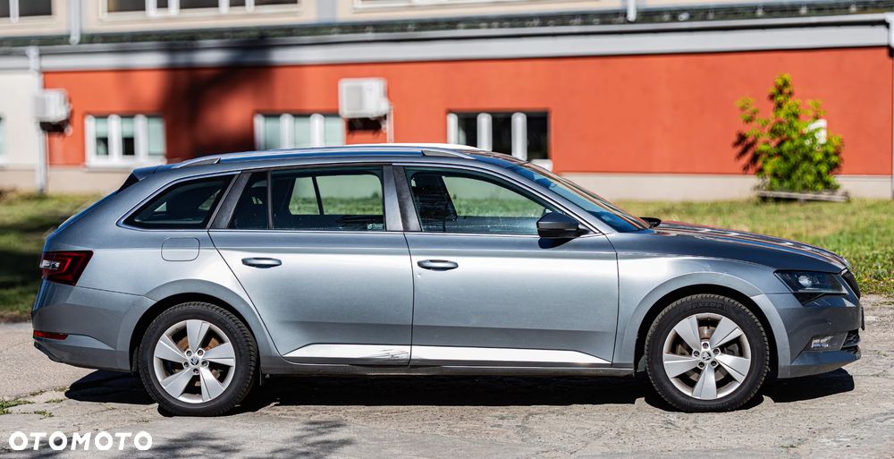 Skoda Superb 2.0 TDI Style DSG - 2