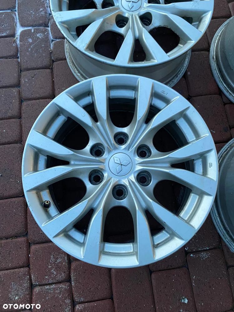 Felgi Mitsubishi L200 Pajero 6X139,7X67 7,5J ET38 17 - 5