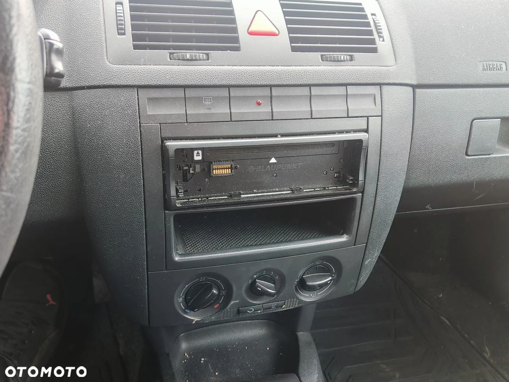 Skoda Fabia 1.2 HTP Fresh - 10