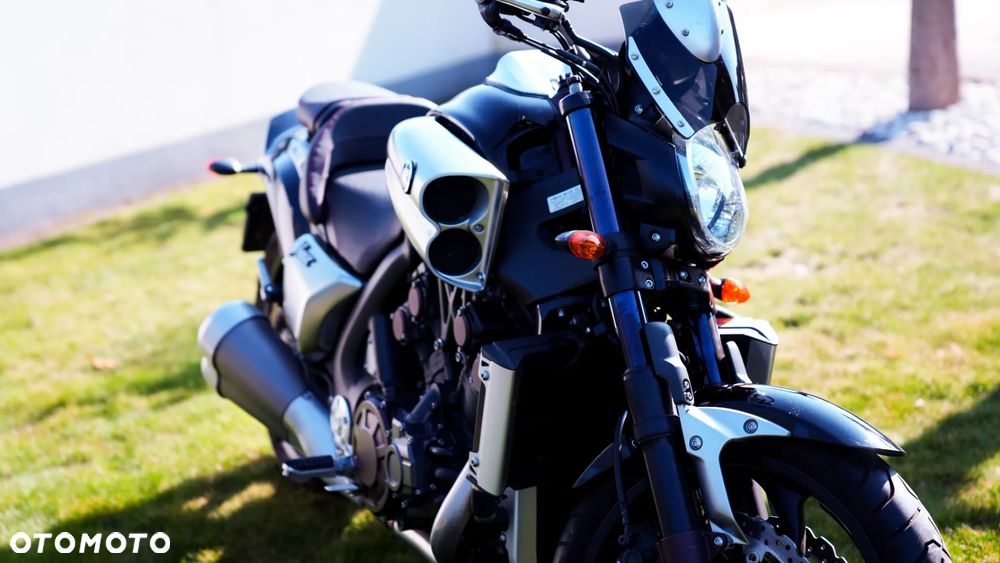 Yamaha V-MAX - 10