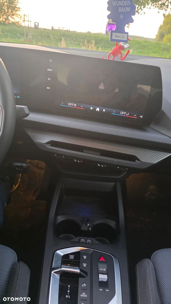 BMW Seria 2 220i mHEV - 13