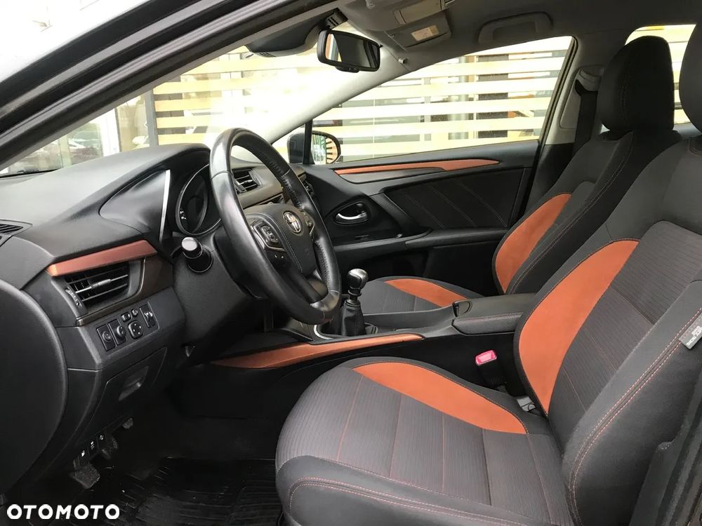 Toyota Avensis 1.8 Premium - 26