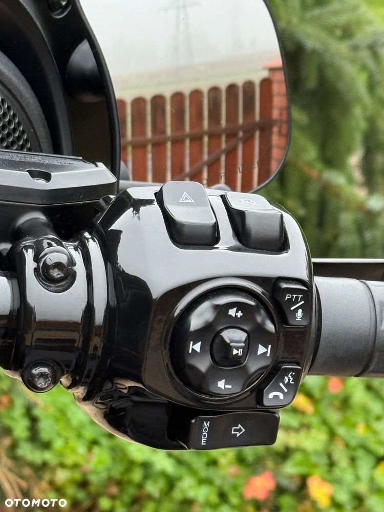 Harley-Davidson Touring Street Glide - 16