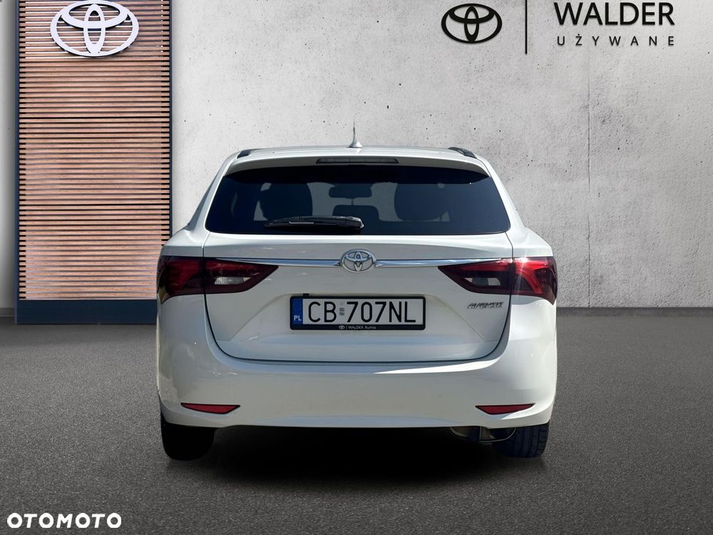 Toyota Avensis 1.8 Selection MS - 6