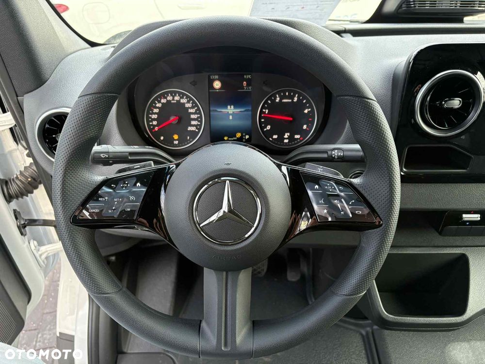 Mercedes-Benz Sprinter - 10