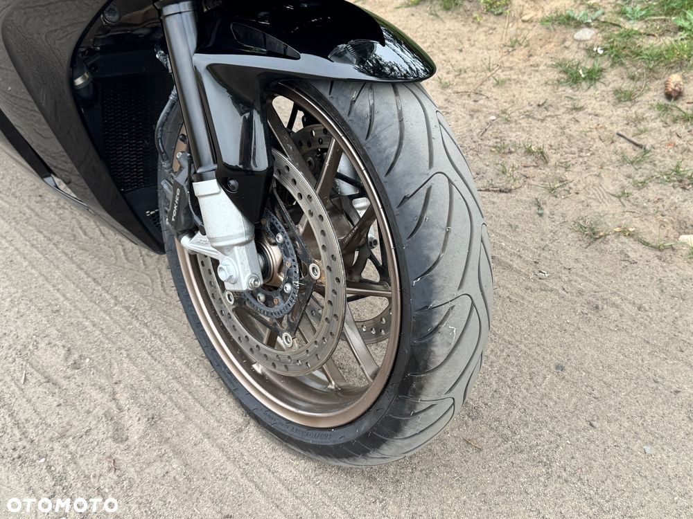 Honda VFR - 8