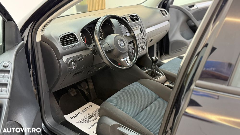 Volkswagen Golf - 6