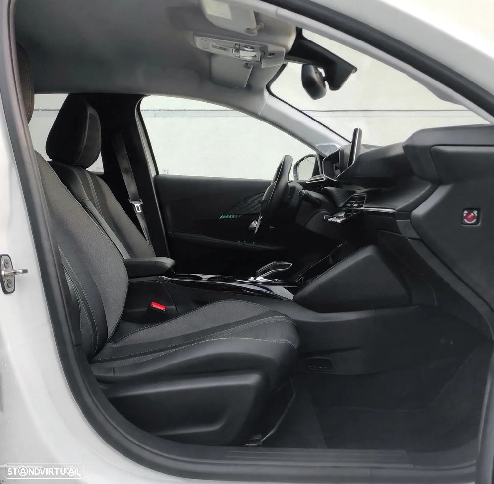 Peugeot e-208 Allure - 23