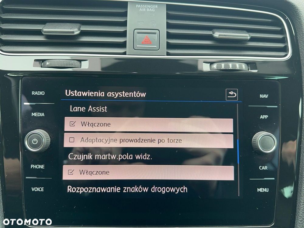 Volkswagen Golf - 23